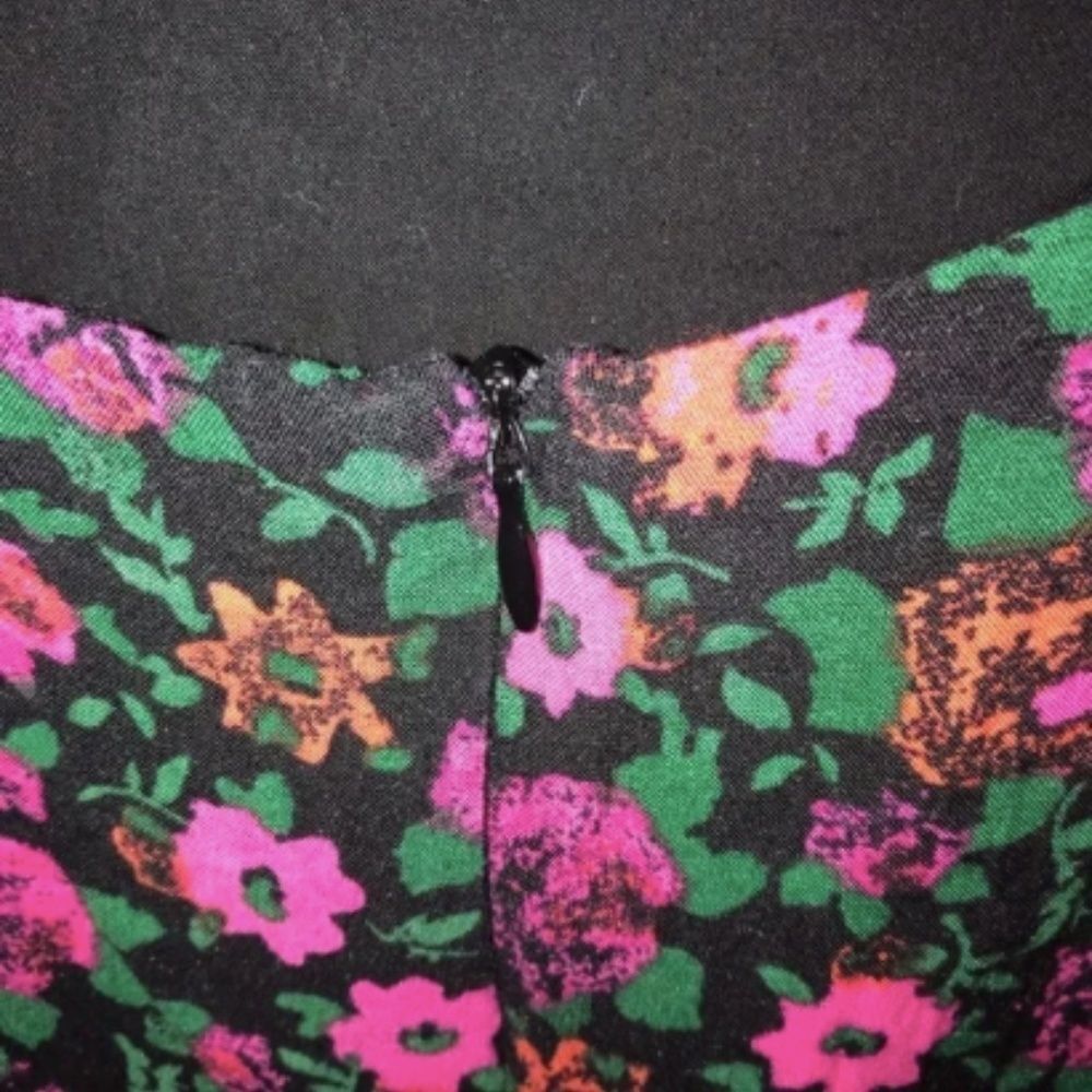 All in Favor Floral Dress - Picture 4 of 6